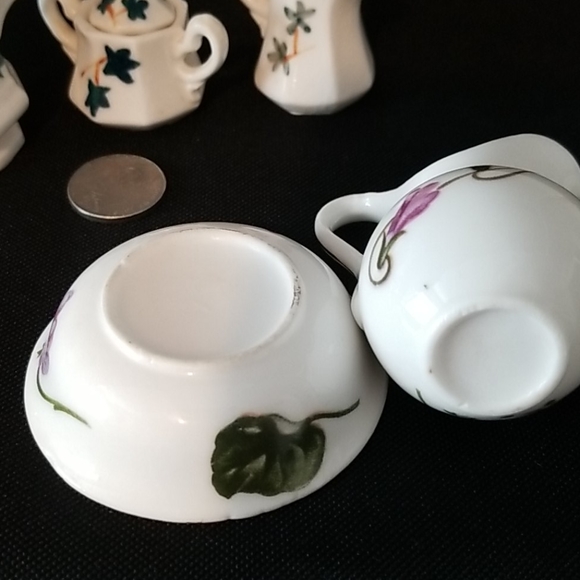 Vintage bundle of six miniature porcelain dishes. - Picture 7 of 7